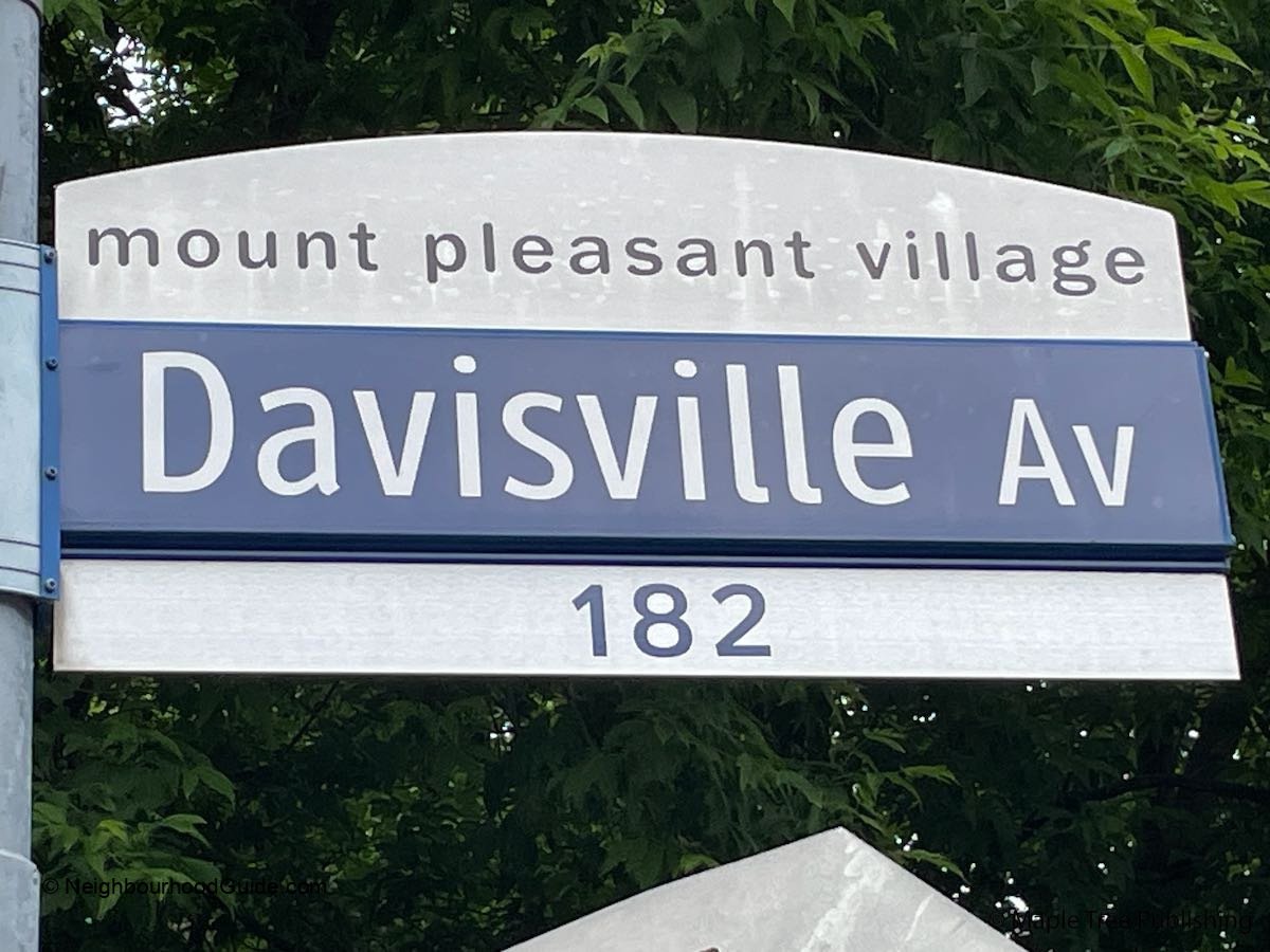 Davisville-Sign Davisville-Sign