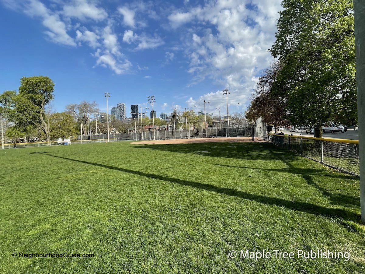 Davisville-Village_3 Davisville-Village_3