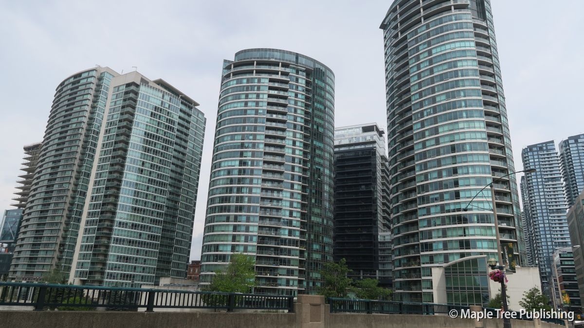 Average rents in GTA down eight straight months Toronto average rents